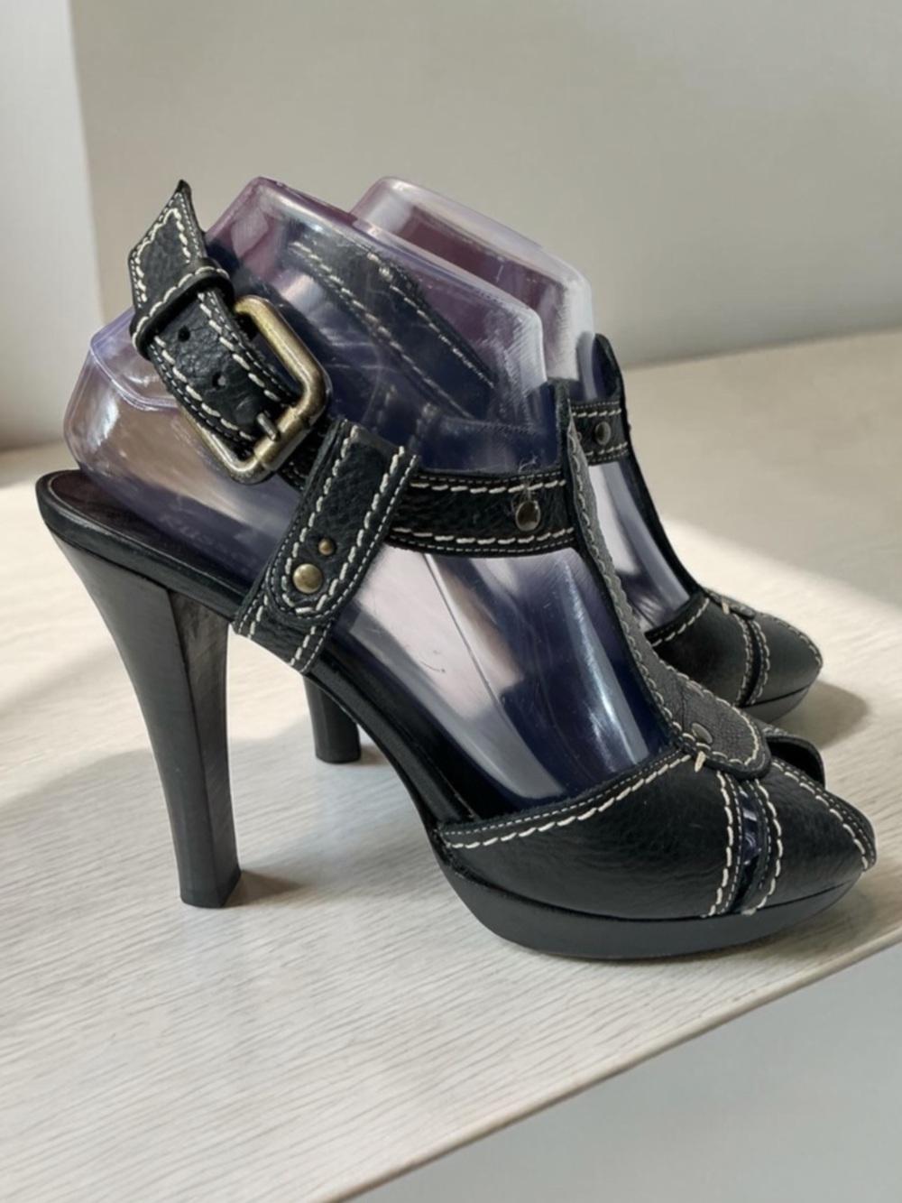 Russell & Bromley Bond Street London Leather Strapped Heels